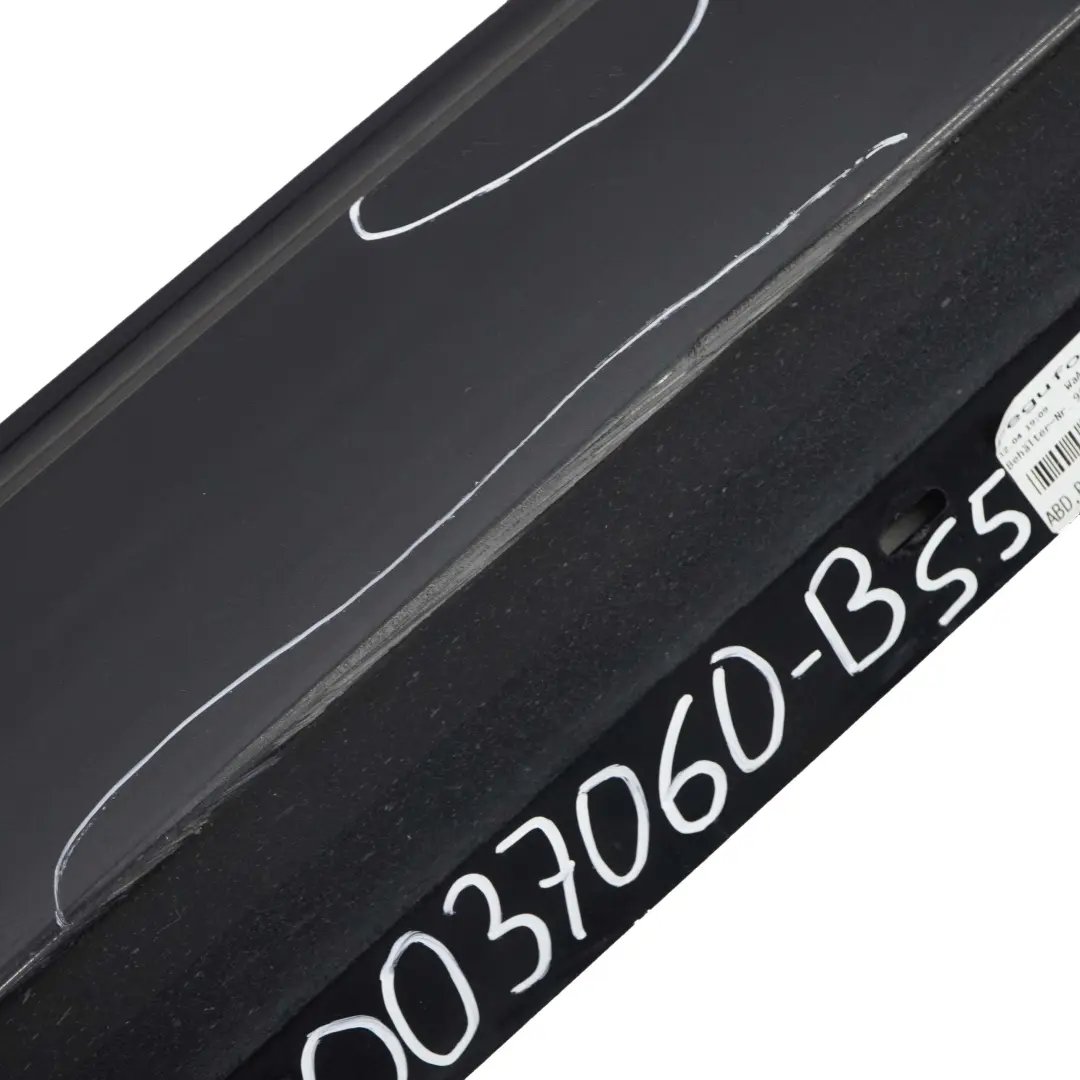 Faldon lateralBMW E90 E91 LCI Sill Strip Derecho Negro Zafiro Metalizado - 475 para con número de pieza 0037060 Faldon lateralBMW E90 E91 LCI Sill Strip Derecho Negro Zafiro Metalizado - 475 - SKU 0037060-BS5 - Número de pieza 0037060