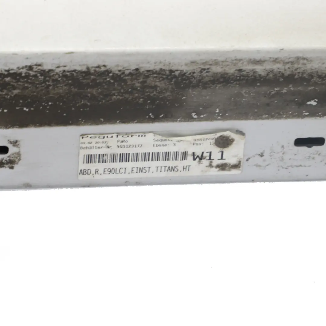 Seitenschwellerleiste Rechts Titansilber Metallic - 354 für BMW E90 LCI mit Teilenummer 0037060 BMW E90 LCI Seitenschwellerleiste Rechts Titansilber Metallic - 354 - SKU 0037060-TS2 - Teilenummer 0037060