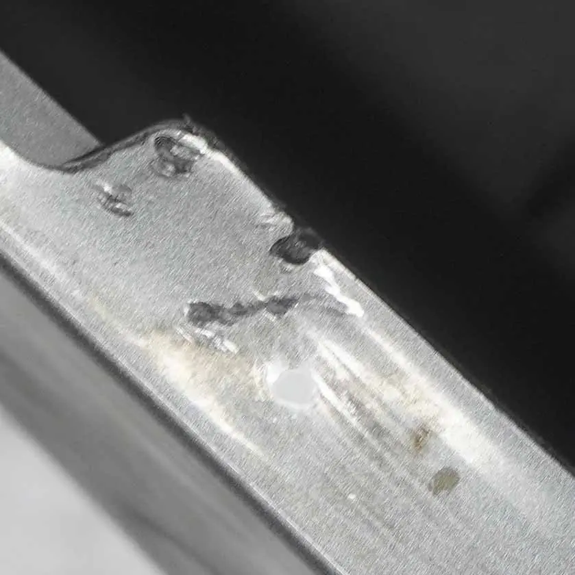 Faldón Lateral Izquierda Spacegrau - A52 para BMW E90 LCI M Sport con número de pieza 0037229 BMW E90 LCI M Sport Faldón Lateral Izquierda Spacegrau - A52 - SKU 0037229-SCG1 - Número de pieza 0037229