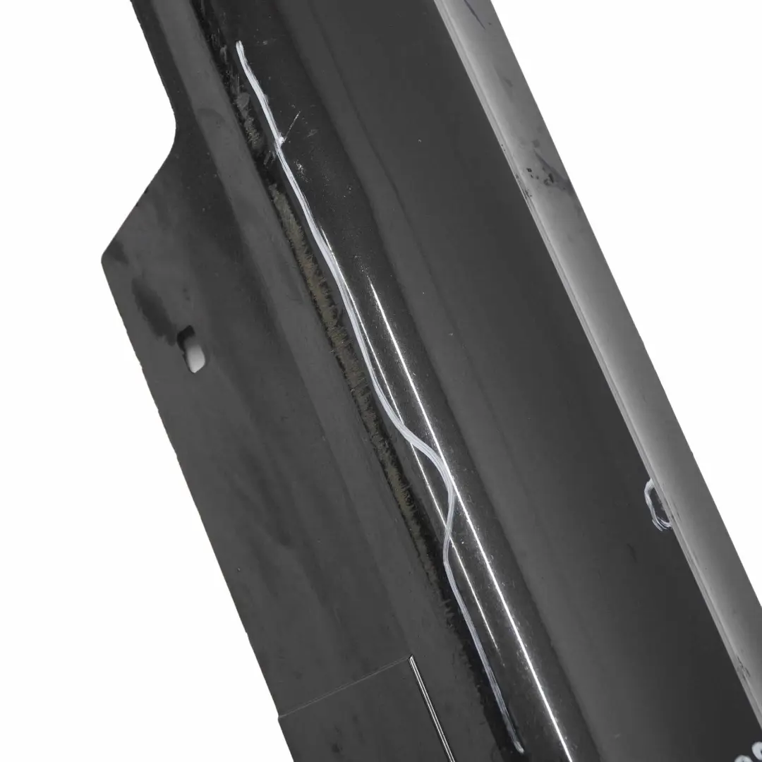 Faldon Lateral Derecho Negro Zafiro - 475 para BMW E90 LCI M Sport con número de pieza 0037230 BMW E90 LCI M Sport Faldon Lateral Derecho Negro Zafiro - 475 - SKU 0037230-BS4 - Número de pieza 0037230