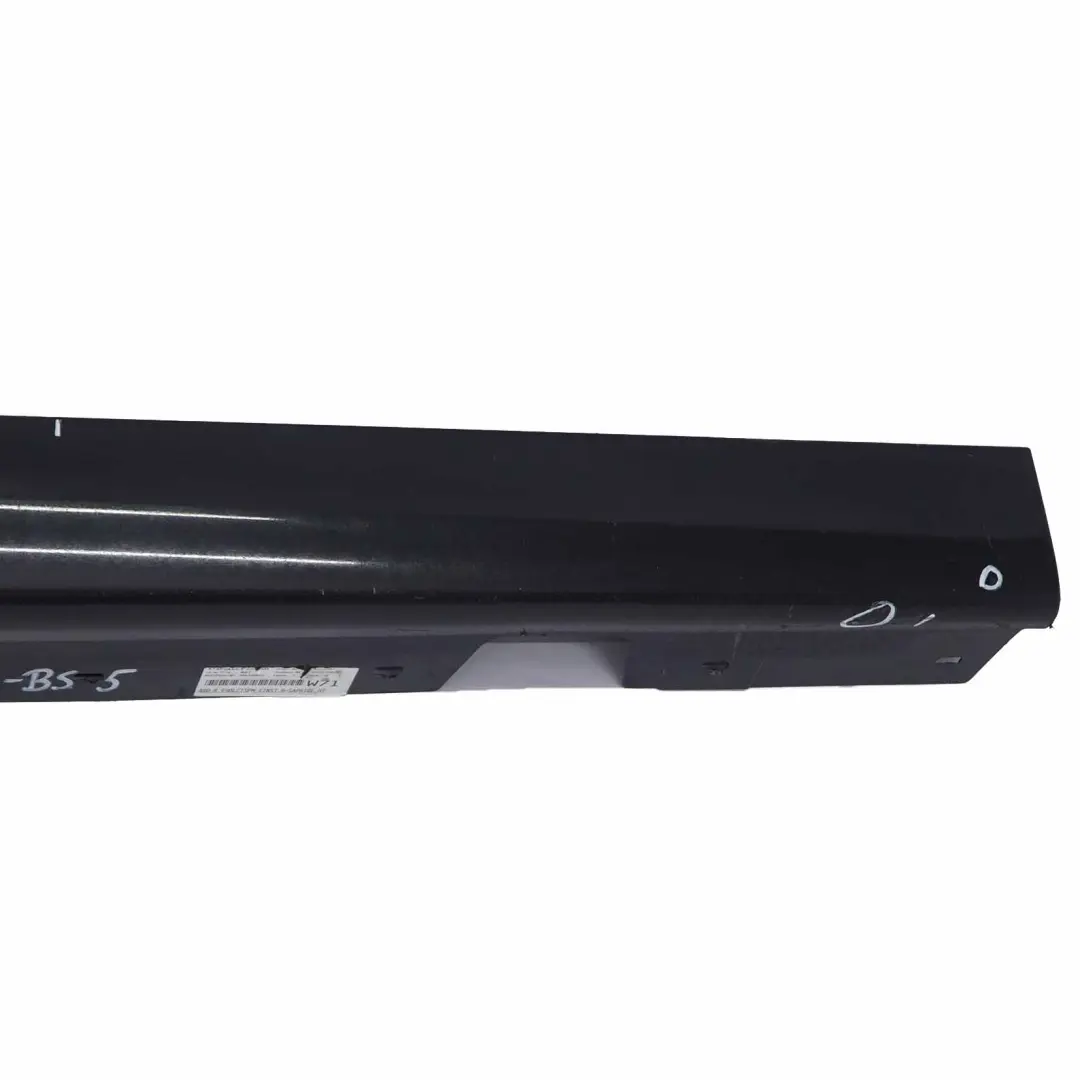 Bas de Porte Seuil Droite Sapphire Noir - 475 pour BMW E90 E91 LCI M Sport à propos du numéro de pièce 0037230 BMW E90 E91 LCI M Sport Bas de Porte Seuil Droite Sapphire Noir - 475 - SKU 0037230-BS5 - Numéro de pièce 0037230