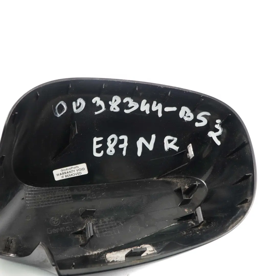 Revetement Miroir Retroviseur Droite Black Sapphire Noir 475 pour BMW E81 E87 LCI à propos du numéro de pièce 0038344 BMW E81 E87 LCI Revetement Miroir Retroviseur Droite Black Sapphire Noir 475 - SKU 0038344-BS2 - Numéro de pièce 0038344