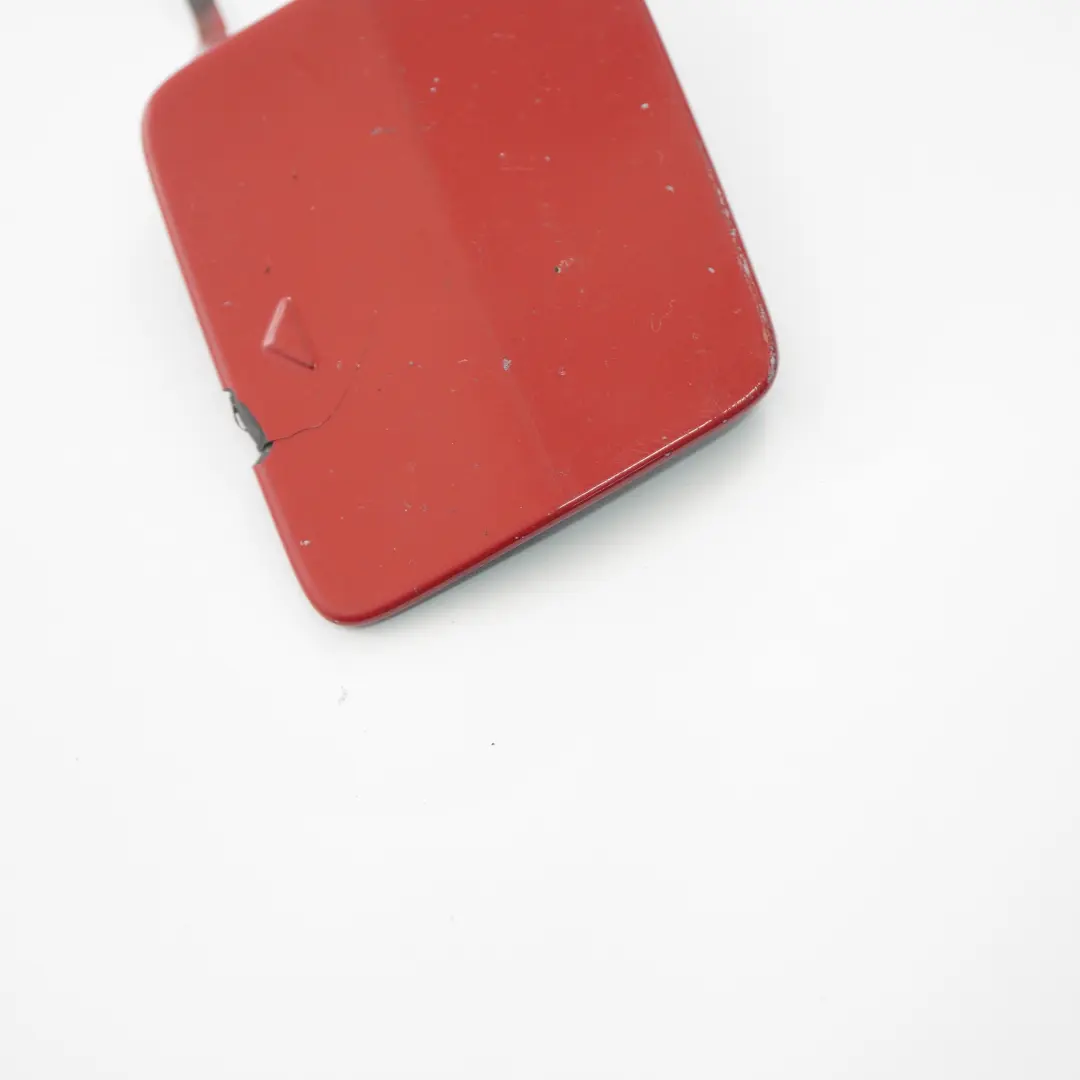 Paraurti anteriore Gancio traino Coperchio Karmesinrot Rosso - A61 per BMW F20 F21 con numero di parte 0038861 BMW F20 F21 Paraurti anteriore Gancio traino Coperchio Karmesinrot Rosso - A61 - SKU 0038861-KAR - Numero di parte 0038861