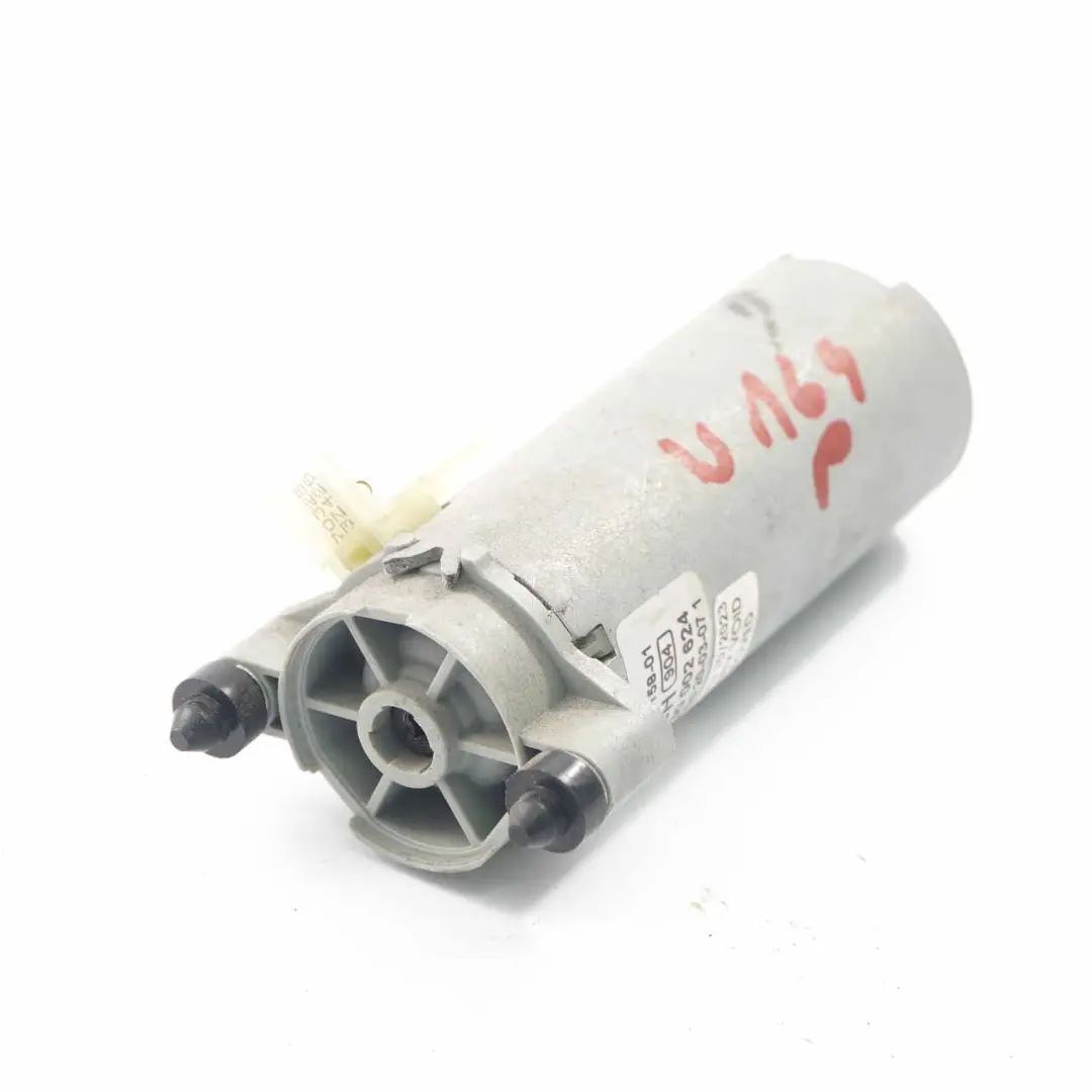 W219 Moteur de réglage de siège P0-12158-01 0 pour Mercedes W164 à propos du numéro de pièce 0130002624 Mercedes W164 W219 Moteur de réglage de siège P0-12158-01 0 - SKU 130002624 - Numéro de pièce 0130002624
