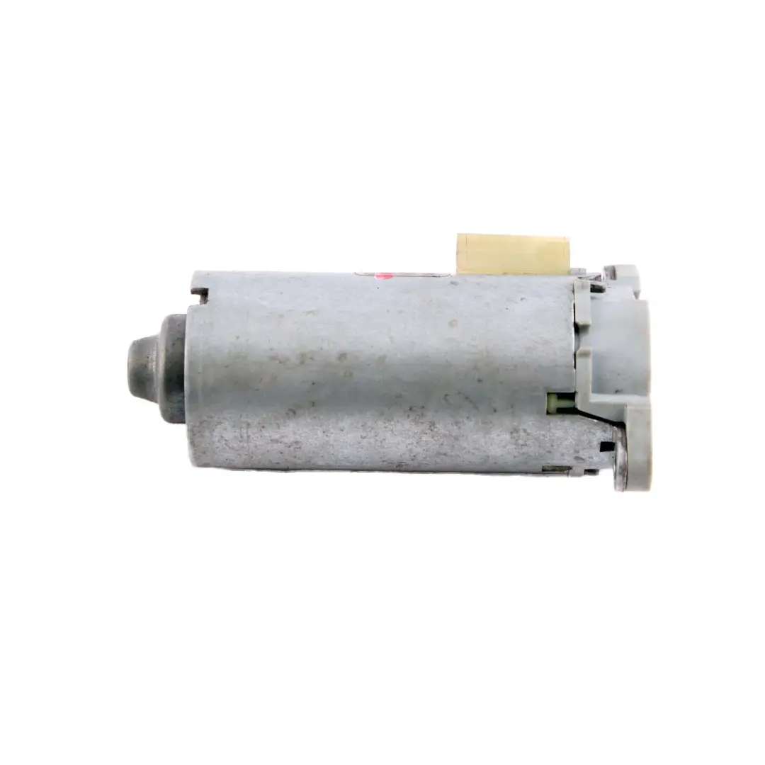 Attuatore Regolazione Sedile Anteriore Destro CRH P1-00491-01 per BMW X5 Serie E53 con numero di parte 0130002638 BMW X5 Serie E53 Attuatore Regolazione Sedile Anteriore Destro CRH P1-00491-01 - SKU 130002638 - Numero di parte 0130002638