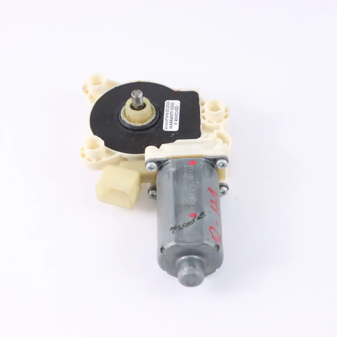 Motore Mercedes R171 anteriore destro motore alzacristalli per con numero di parte 0130821437 Motore Mercedes R171 anteriore destro motore alzacristalli - SKU 0130821437 - Numero di parte 0130821437