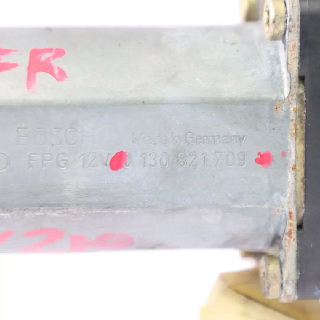 Fensterheber Motor vorne rechts Regulator Drive 0130821996 für Mercedes W210 mit Teilenummer 0130821709 Mercedes W210 Fensterheber Motor vorne rechts Regulator Drive 0130821996 - SKU 0130821709 - Teilenummer 0130821709