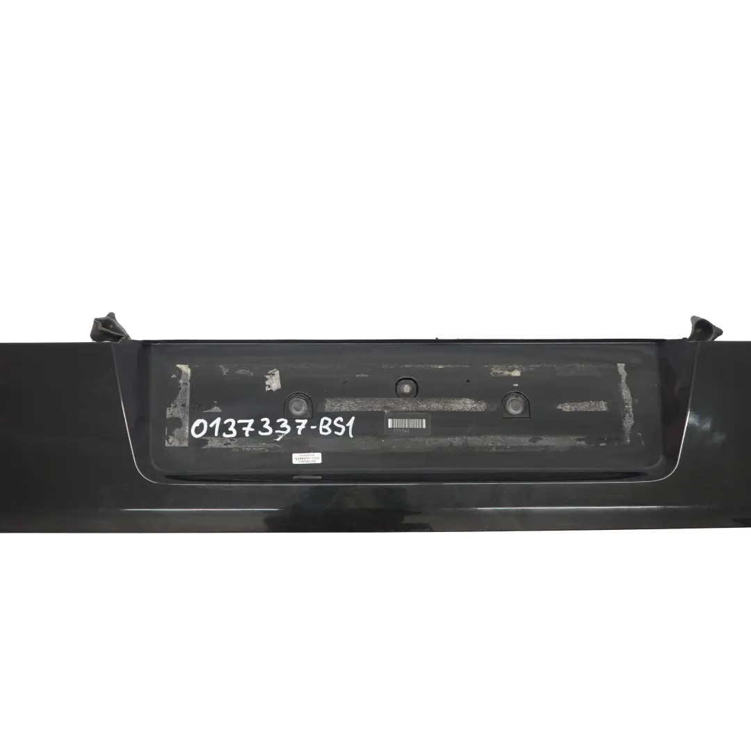 Heckklappe Blende Abdeckung Black Sapphire Schwarz - 475 für BMW 7 er E65 E66 mit Teilenummer 0137337 BMW 7 er E65 E66 Heckklappe Blende Abdeckung Black Sapphire Schwarz - 475 - SKU 0137337-BS1 - Teilenummer 0137337