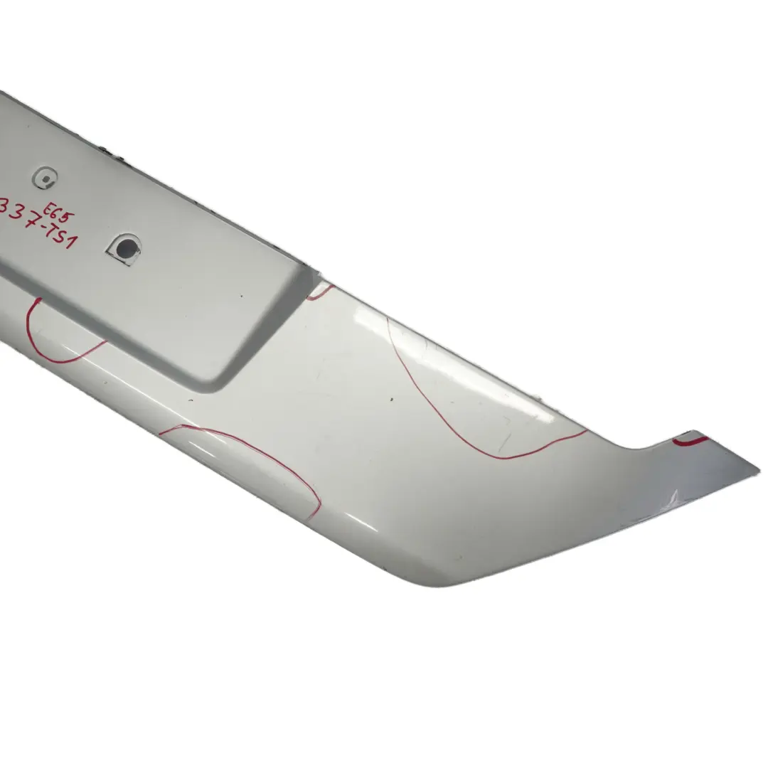 Finisher Boot Trunk Lid Tailgate Titansilber Silver Metallic 354 para BMW E65 E66 con número de pieza 0137337 BMW E65 E66 Finisher Boot Trunk Lid Tailgate Titansilber Silver Metallic 354 - SKU 0137337-TS1 - Número de pieza 0137337