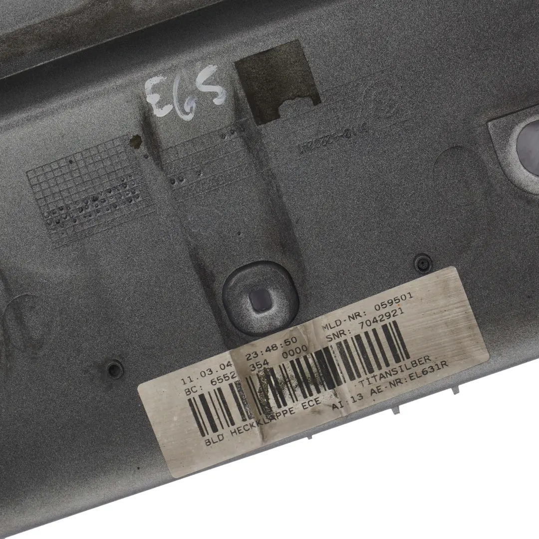 Heckklappe Blende Abdeckung Titansilber Metallic 354 für BMW 7 er E65 E66 mit Teilenummer 0137337 BMW 7 er E65 E66 Heckklappe Blende Abdeckung Titansilber Metallic 354 - SKU 0137337-TS2 - Teilenummer 0137337
