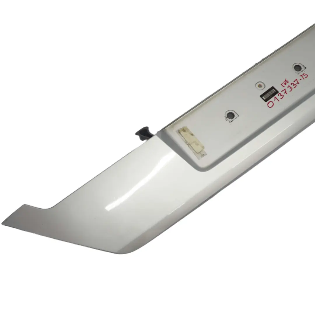 Heckklappe Blende Abdeckung Titansilber Metallic 354 für BMW 7 er E65 E66 mit Teilenummer 0137337 BMW 7 er E65 E66 Heckklappe Blende Abdeckung Titansilber Metallic 354 - SKU 0137337-TS - Teilenummer 0137337