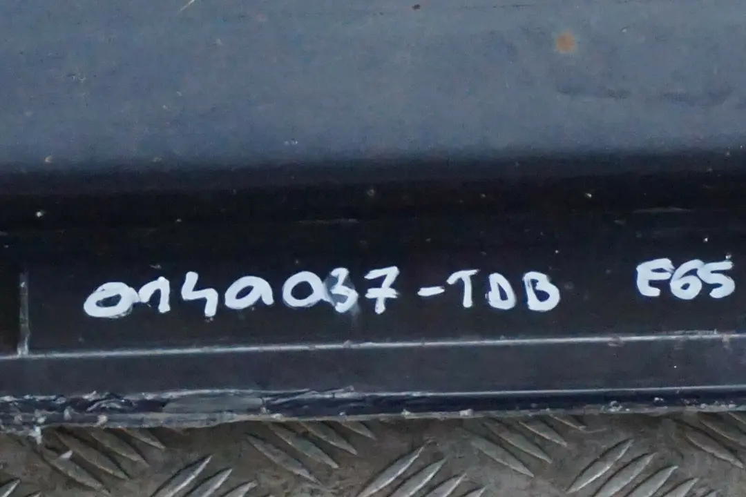 Próg listwa progowa nakładka lewa do BMW 7 E65 o numerze 0140037 BMW 7 E65 Próg listwa progowa nakładka lewa - SKU 0140037-TDB - Numer Części 0140037