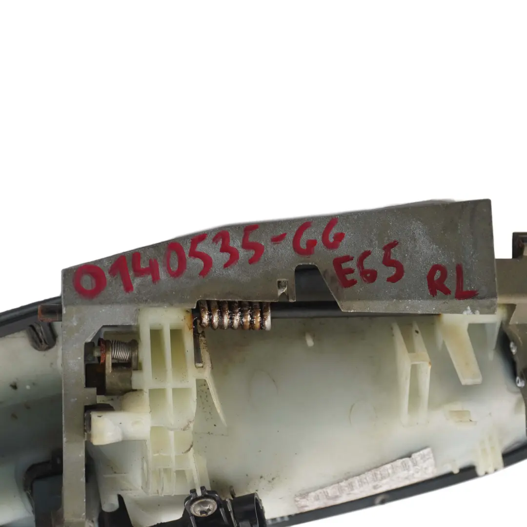 Klamka drzwi lewa lewy tył Graugruen do BMW E65 E66 o numerze 0140535 BMW E65 E66 Klamka drzwi lewa lewy tył Graugruen - SKU 0140535-GG - Numer Części 0140535