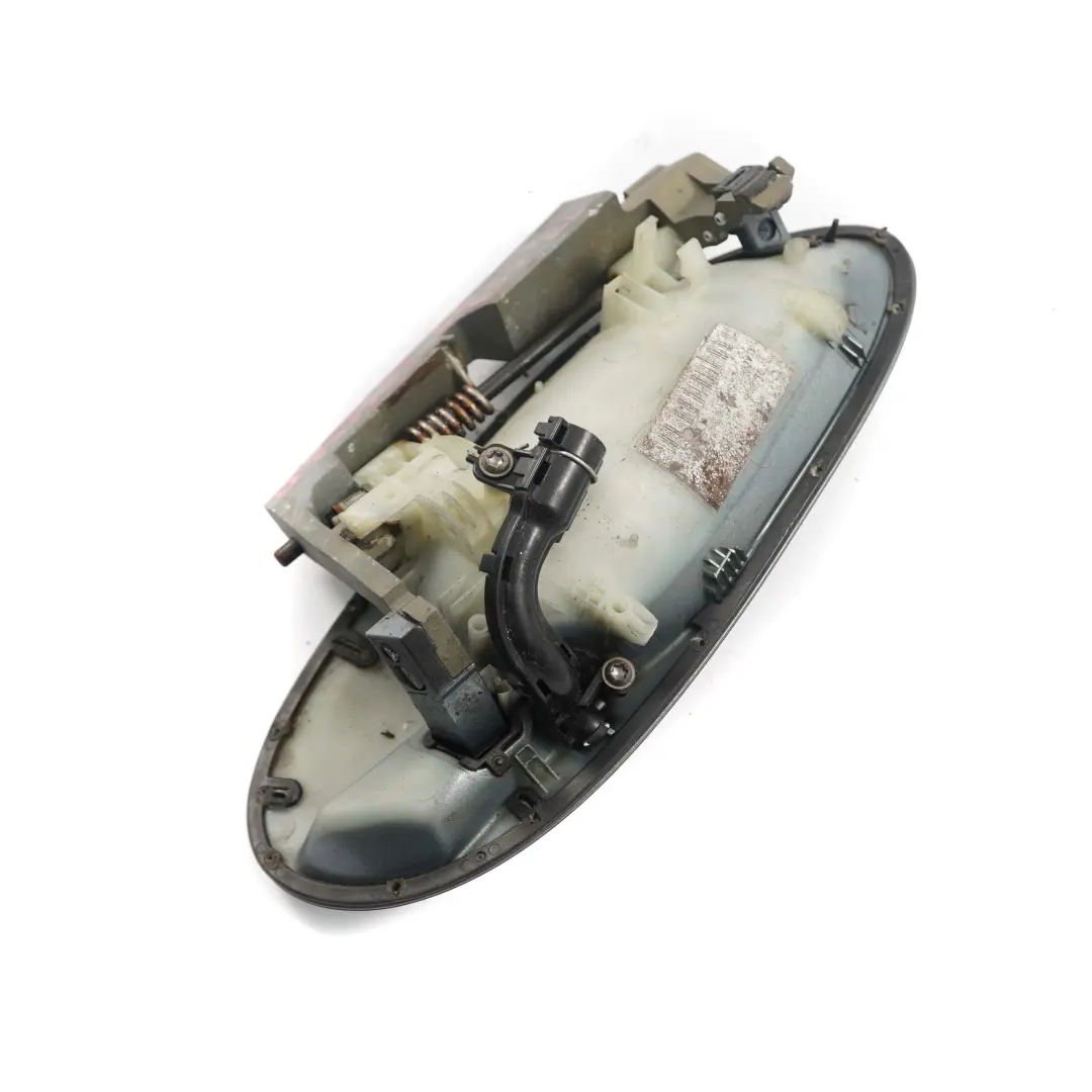 Poignee d'ouverture arriere gauche Graugruen Grey Green 442 pour BMW E65 E66 à propos du numéro de pièce 0140535 BMW E65 E66 Poignee d'ouverture arriere gauche Graugruen Grey Green 442 - SKU 0140535-GG - Numéro de pièce 0140535