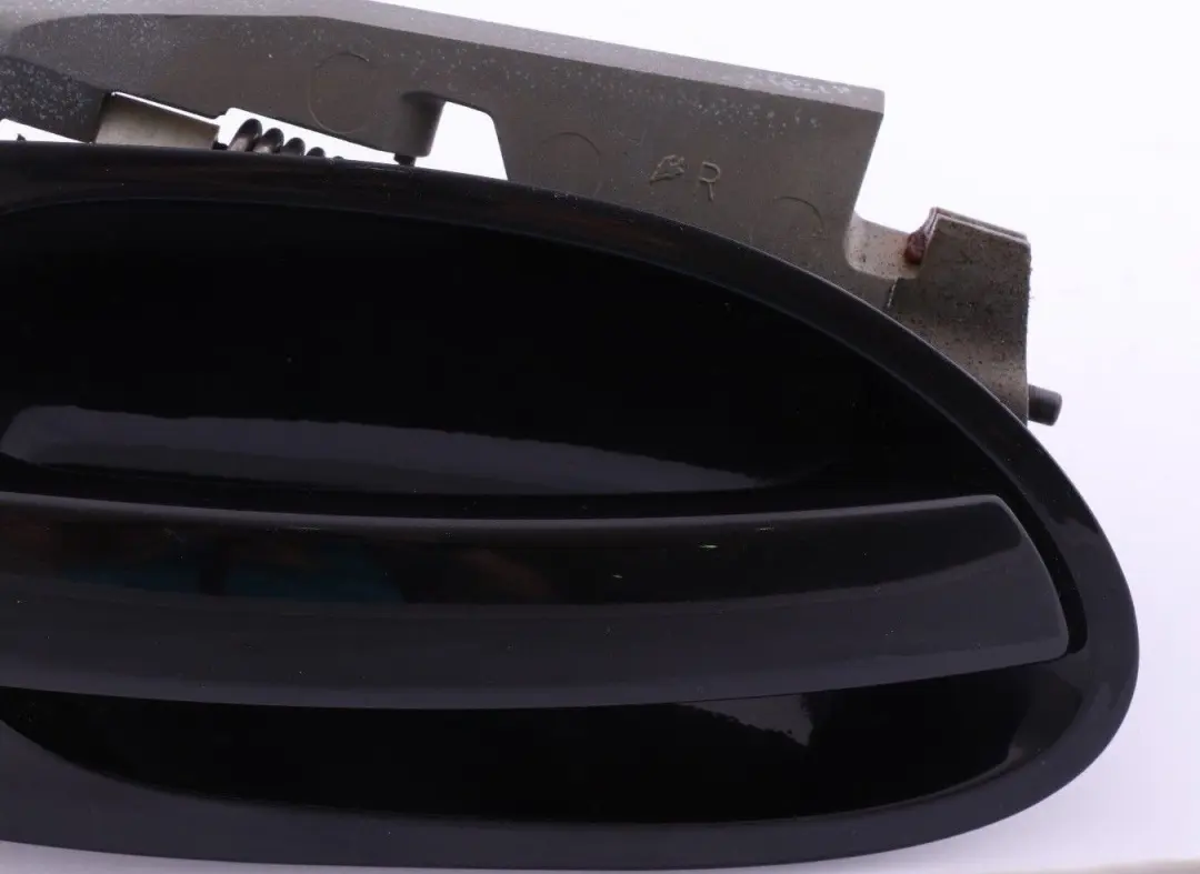 Complete Rear Right Grab Handle O/S Black Sapphire 475 to BMW 7 Series E65 E66 with Part number 140536 BMW 7 Series E65 E66 Complete Rear Right Grab Handle O/S Black Sapphire 475 - SKU 0140536-BS - Part number 140536