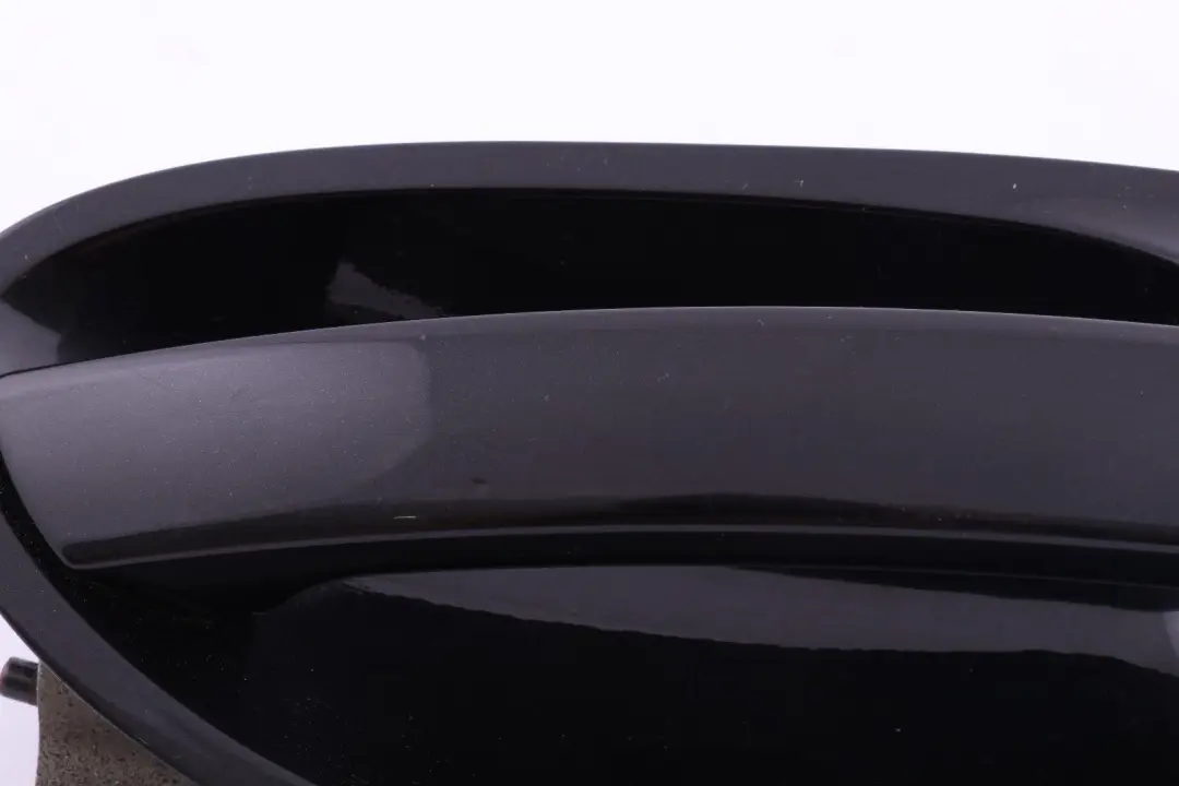 Complete Rear Right Grab Handle O/S Black Sapphire 475 to BMW 7 Series E65 E66 with Part number 140536 BMW 7 Series E65 E66 Complete Rear Right Grab Handle O/S Black Sapphire 475 - SKU 0140536-BS - Part number 140536