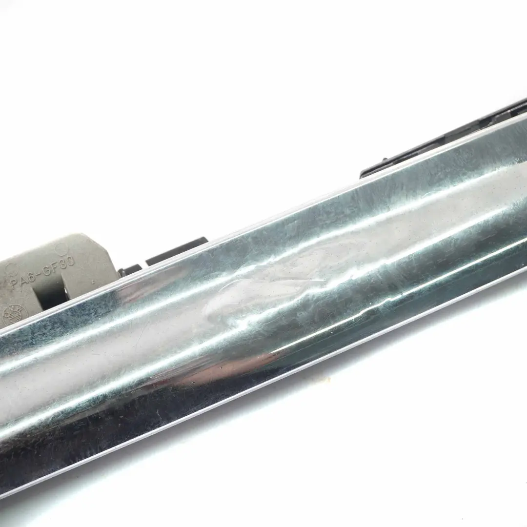 Tapa Trasera Tronco Manija Bota Cromo para Mini Cooper One 2 R50 R52 R53 con número de pieza 0148454 Mini Cooper One 2 R50 R52 R53 Tapa Trasera Tronco Manija Bota Cromo - SKU 0148454-CHR2 - Número de pieza 0148454