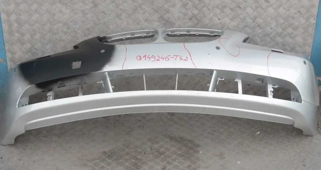 Zderzak przedni przód titansilber do BMW E60 E61 o numerze 149246 BMW E60 E61 Zderzak przedni przód titansilber - SKU 0149246-TS2 - Numer Części 149246