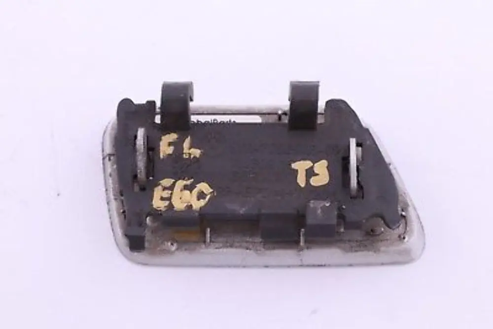 Parachoques Delantero Faro Cubierta Izquierda Titansilber 354 para BMW E60 con número de pieza 0149264 BMW E60 Parachoques Delantero Faro Cubierta Izquierda Titansilber 354 - SKU 0149264-TS - Número de pieza 0149264