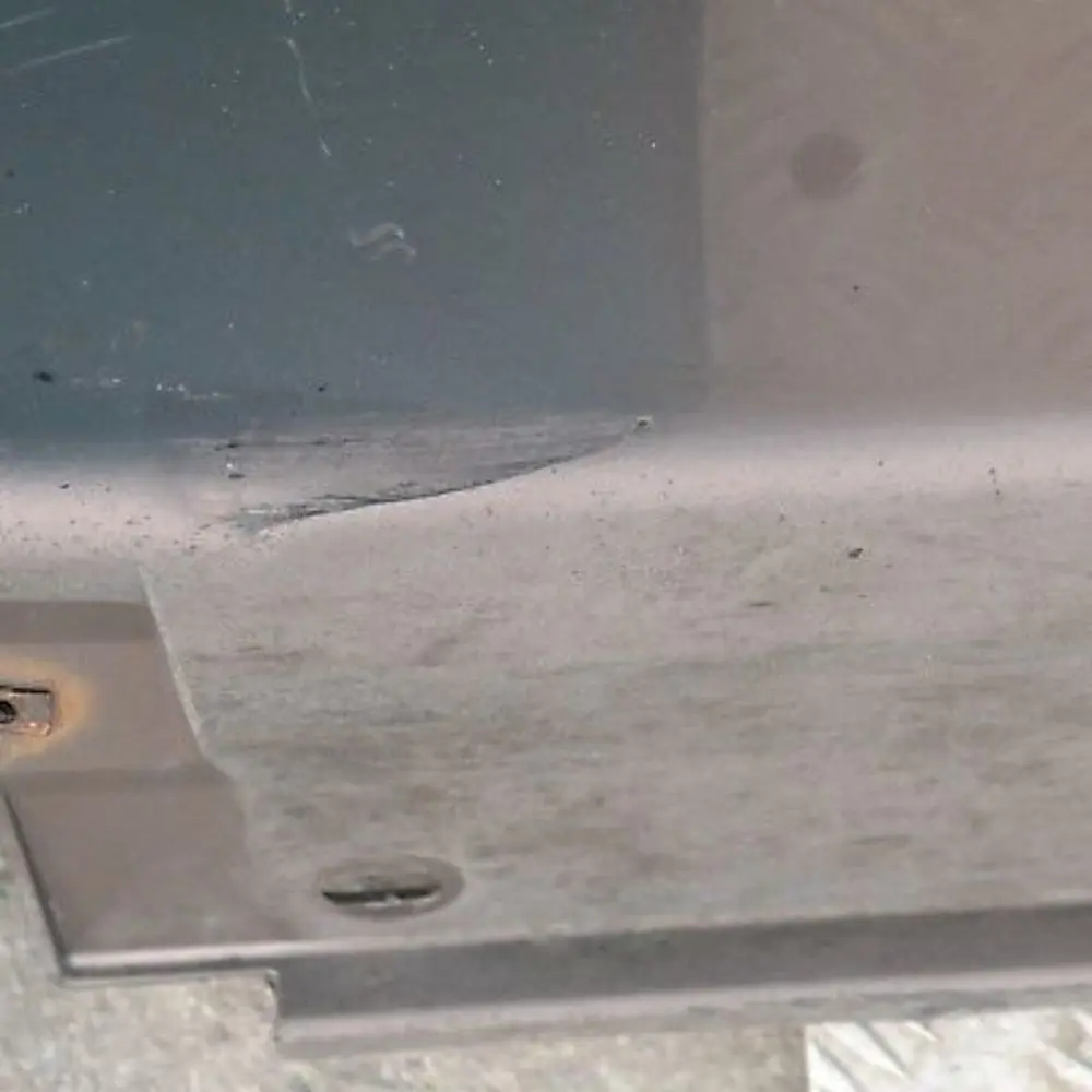 BMW E60 E61 Faldón cubierta lateral umbral puerta izquierdo Gris amatista - SKU 0150277-AG - Número de pieza 150277