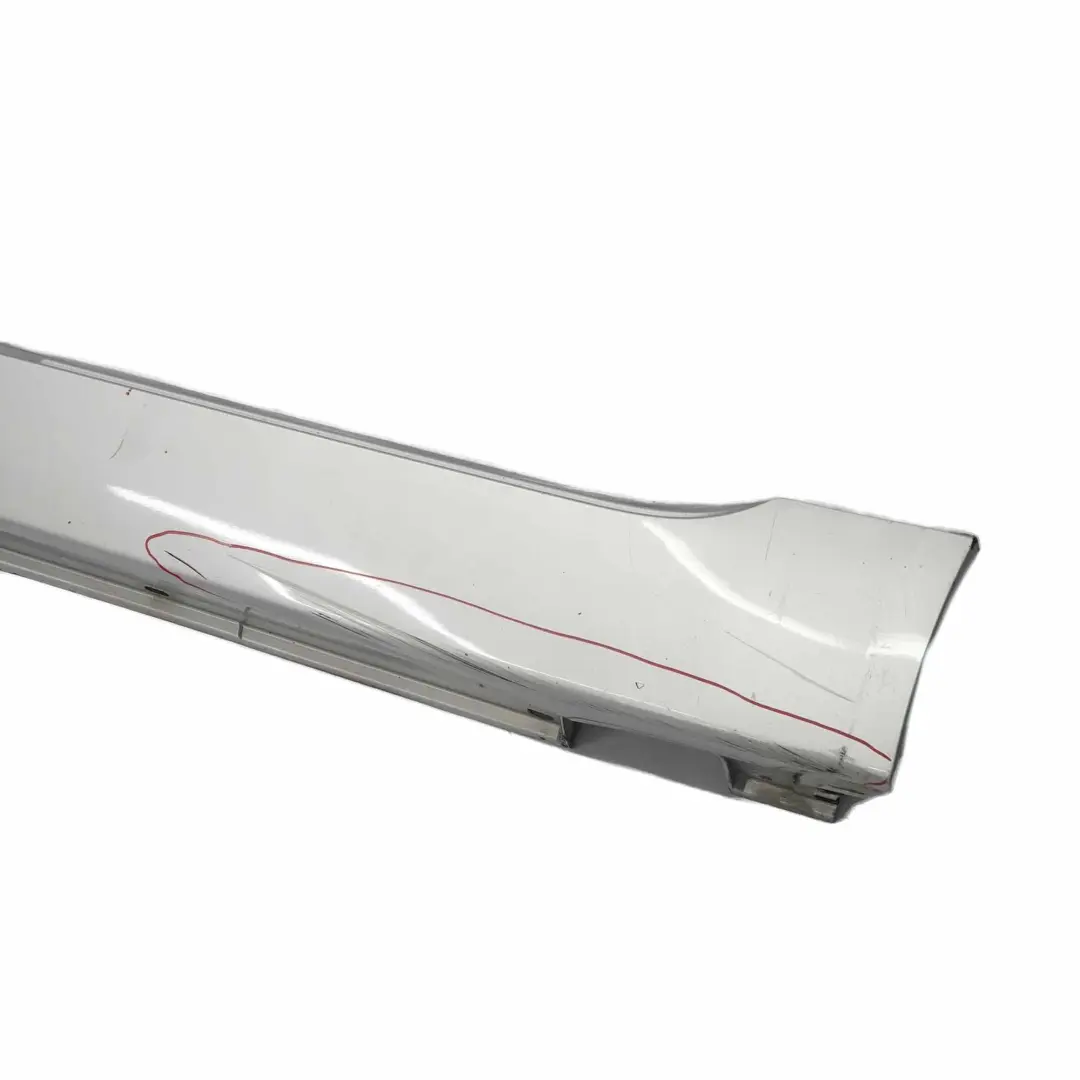 Schwellerleiste Blende Schweller Links Titansilber Silber - 354 für BMW E60 E61 mit Teilenummer 0150277 BMW E60 E61 Schwellerleiste Blende Schweller Links Titansilber Silber - 354 - SKU 0150277-TS3 - Teilenummer 0150277