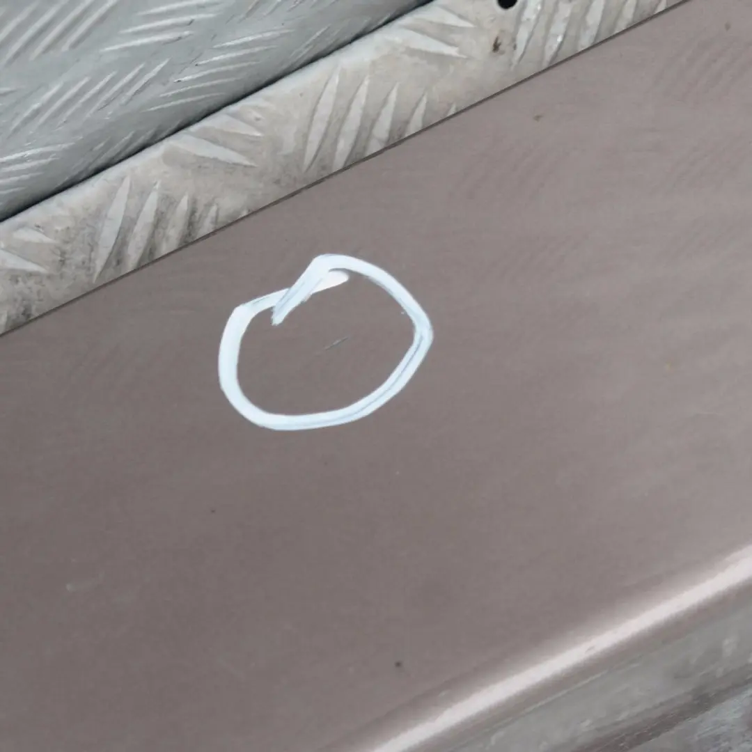 Listello Portiera Apertura Gonna Dx Amethystgrau Grigio A09 per BMW E60 E61 con numero di parte 150278 BMW E60 E61 Listello Portiera Apertura Gonna Dx Amethystgrau Grigio A09 - SKU 0150278-AG - Numero di parte 150278