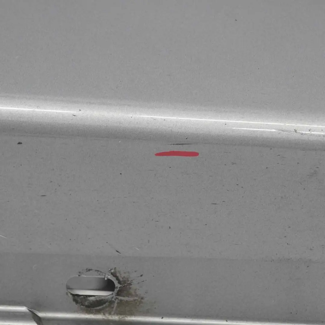 Puerta Sill Side Cover Faldon Derecho Silbergrau Gris A08 para BMW E60 E61 con número de pieza 0150278 BMW E60 E61 Puerta Sill Side Cover Faldon Derecho Silbergrau Gris A08 - SKU 0150278-SBG2 - Número de pieza 0150278