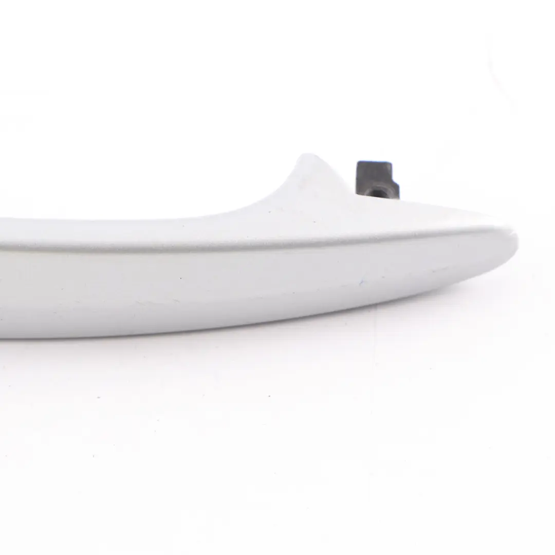 Klamka Drzwi Przód Tył Lewa Titan Silver - 354 do BMW E60 E61 o numerze 0154344 BMW E60 E61 Klamka Drzwi Przód Tył Lewa Titan Silver - 354 - SKU 0154344-TS - Numer Części 0154344