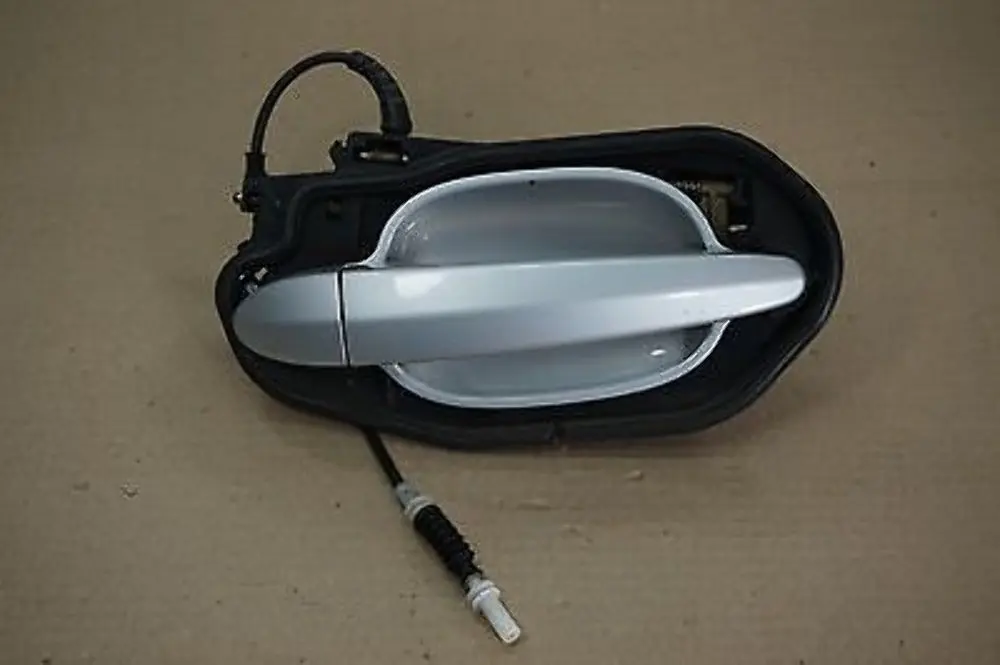 Complete Rear Right Grab Handle O/S Titansilber Silver 354 to BMW 5 Series E60 E61 with Part number 0154345-TS BMW 5 Series E60 E61 Complete Rear Right Grab Handle O/S Titansilber Silver 354 - SKU 0154345-TS1 - Part number 0154345-TS