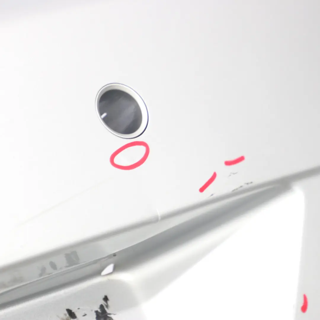 Zderzak Tył Tylny Mineral Silver - A14 do BMW E63 E64 o numerze 0154958 BMW E63 E64 Zderzak Tył Tylny Mineral Silver - A14 - SKU 0154958-MS - Numer Części 0154958