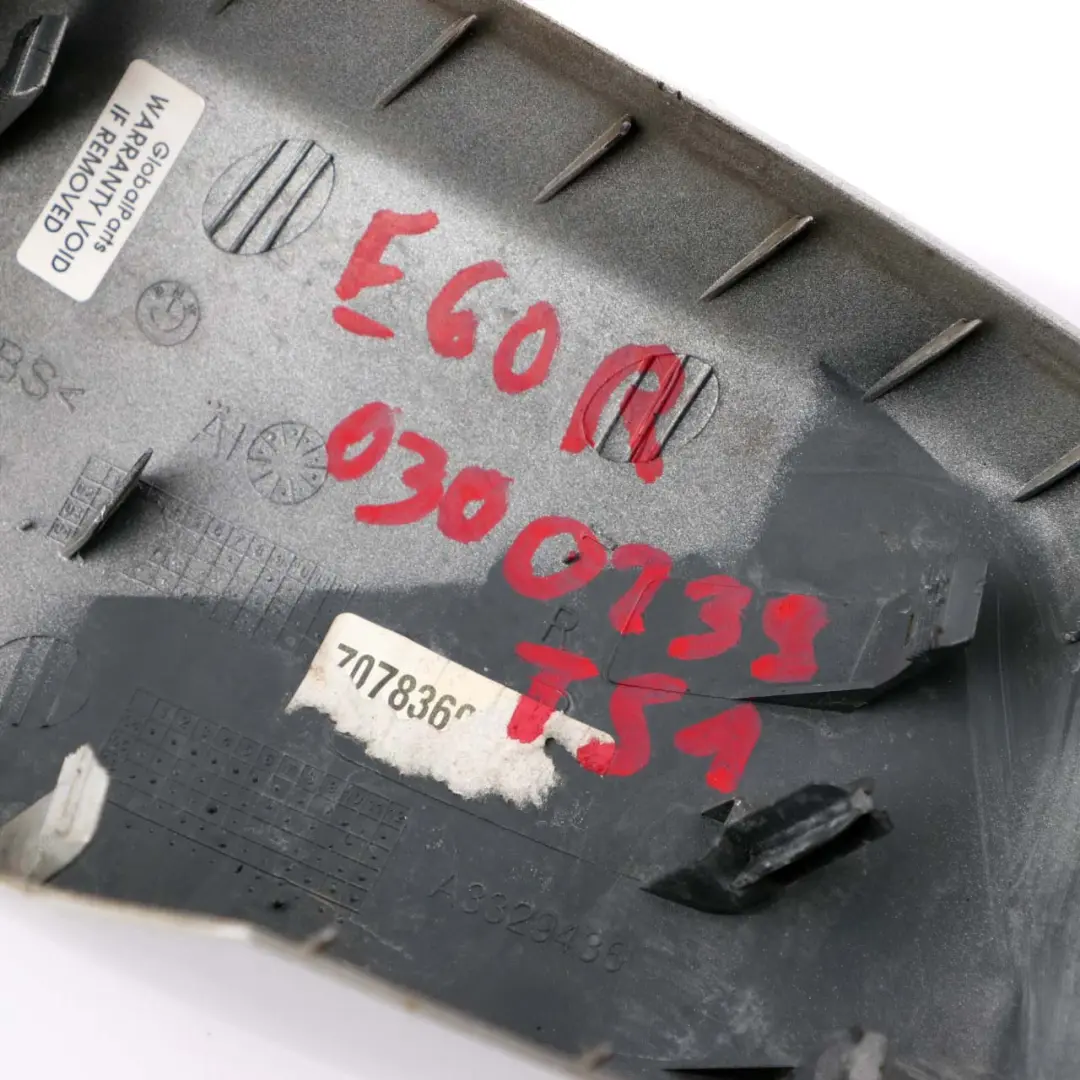 Rechts Abdeckkappe Verkleidung Außenspiegel Titansilber Silber 354 für BMW 5 E60 E61 mit Teilenummer 0300239 BMW 5 E60 E61 Rechts Abdeckkappe Verkleidung Außenspiegel Titansilber Silber 354 - SKU 0300239-TS1 - Teilenummer 0300239