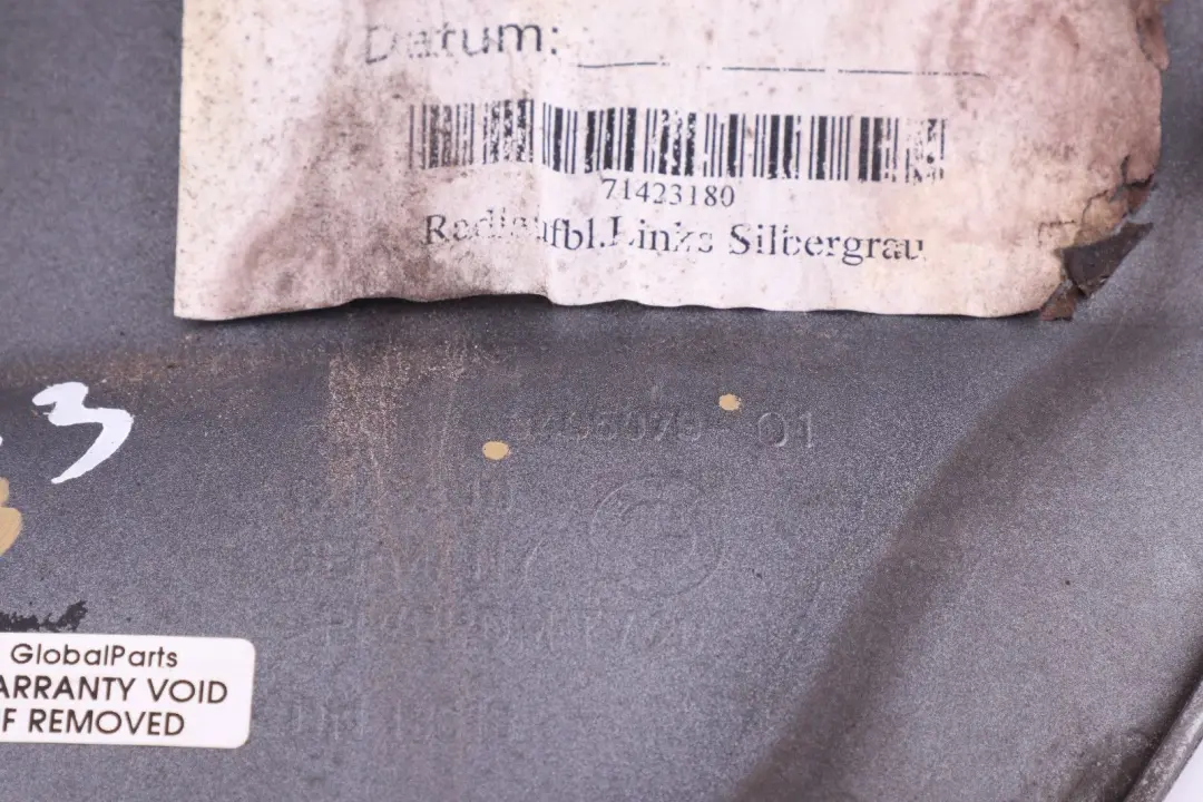 Panel Lateral Cubierta Delantera Izquierda Silbergrau Metallic - A08 para BMW X3 E83 con número de pieza 0303039 BMW X3 E83 Panel Lateral Cubierta Delantera Izquierda Silbergrau Metallic - A08 - SKU 0303039-SBG - Número de pieza 0303039