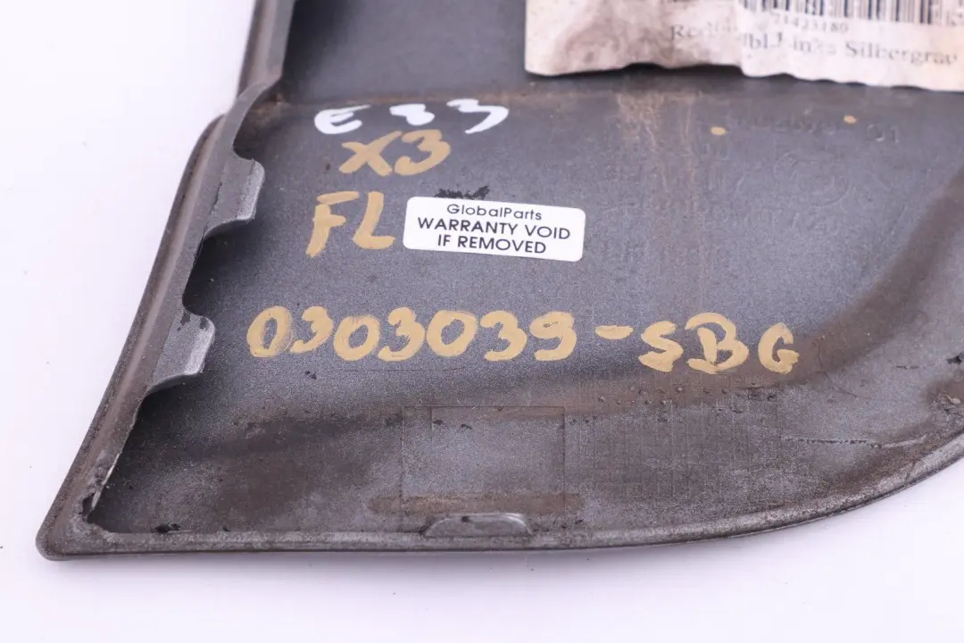 BMW X3 E83 Cache De Panneau Latéral Avant Gauche Gris Argent - A08 - SKU 0303039-SBG - Numéro de pièce 0303039