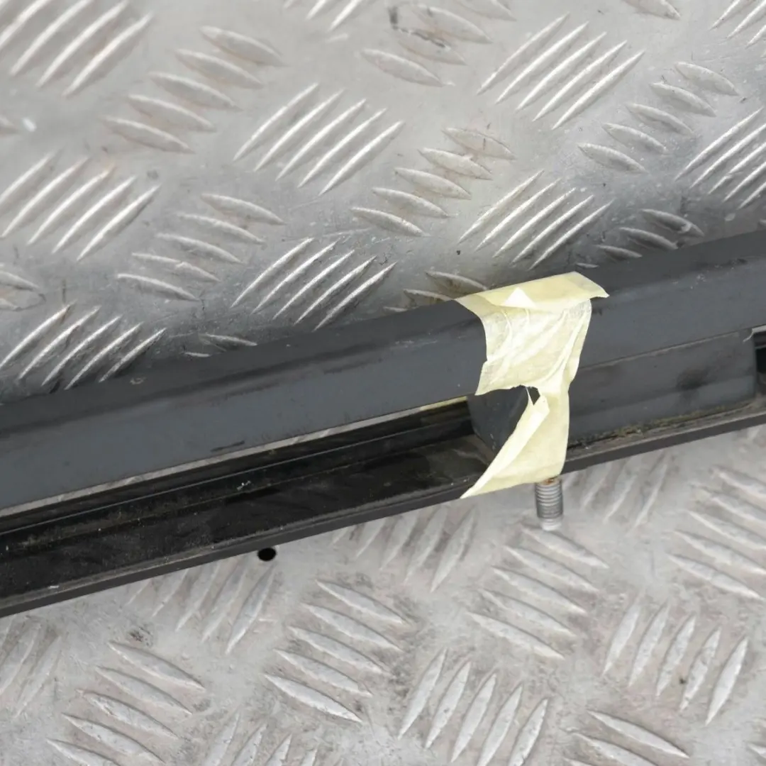 Reihe E83 Dachreling rechts Schwarz 2 Jet Black - 668 0304930 für BMW X3 mit Teilenummer 7052538 BMW X3 Reihe E83 Dachreling rechts Schwarz 2 Jet Black - 668 0304930 - SKU 0304930-SCH - Teilenummer 7052538