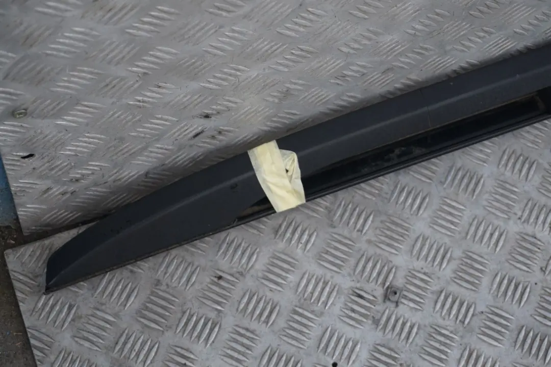 Riel de techo derecho Rack Bar Negro Zafiro Metálico para BMW X3 E83 con número de pieza 51137052538 BMW X3 E83 Riel de techo derecho Rack Bar Negro Zafiro Metálico - SKU 0304930-BS - Número de pieza 51137052538