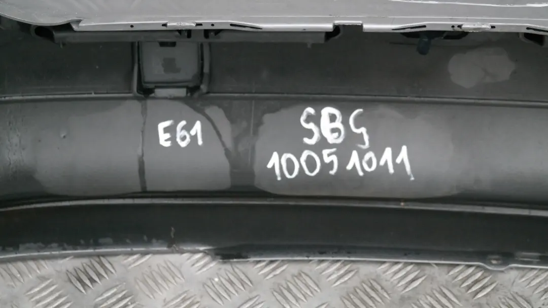 BMW E61 Zderzak tylny tył pdc silbergrau A08 - SKU 0306983-SBG - Numer Części 51120306983