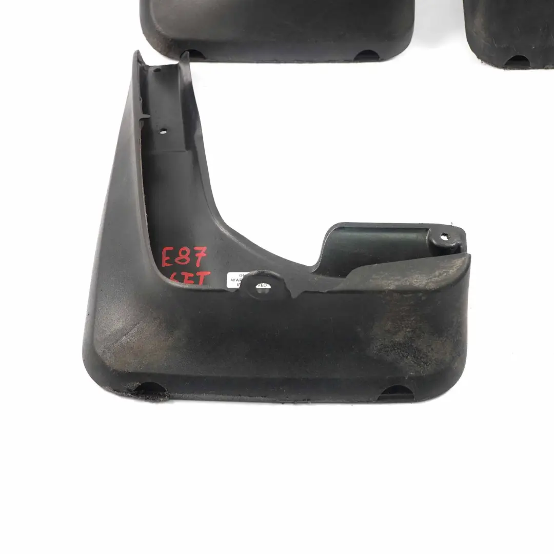 Chlapacze Przód Tył Zestaw do BMW E81 E87 E88 o numerze 0309650 BMW E81 E87 E88 Chlapacze Przód Tył Zestaw - SKU 0309650-2 - Numer Części 0309650