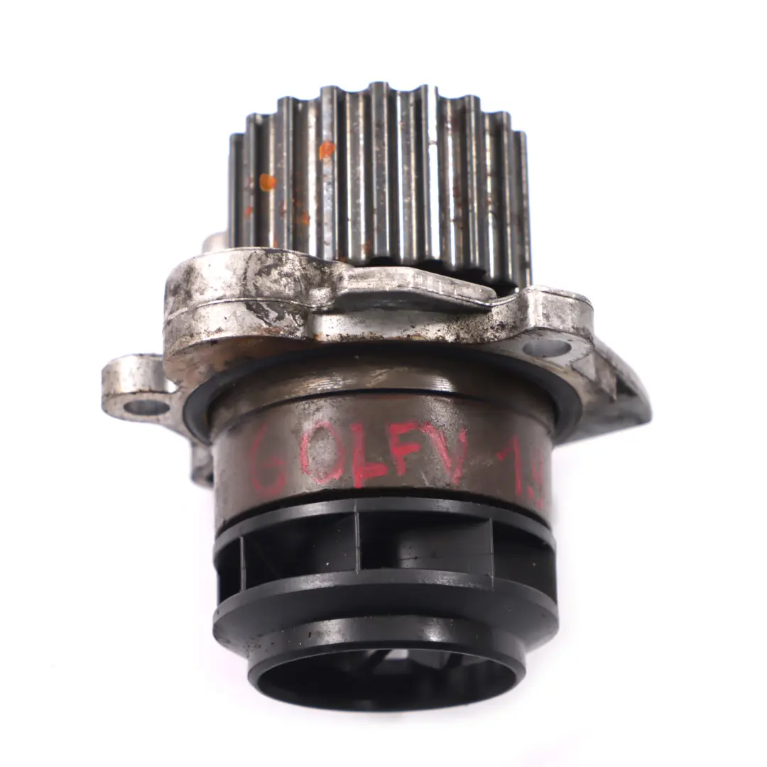  Bomba de agua mecánica VW Golf V Diesel Motor Unidad de refrigerante - SKU 038121031F - Número de pieza 038121031F