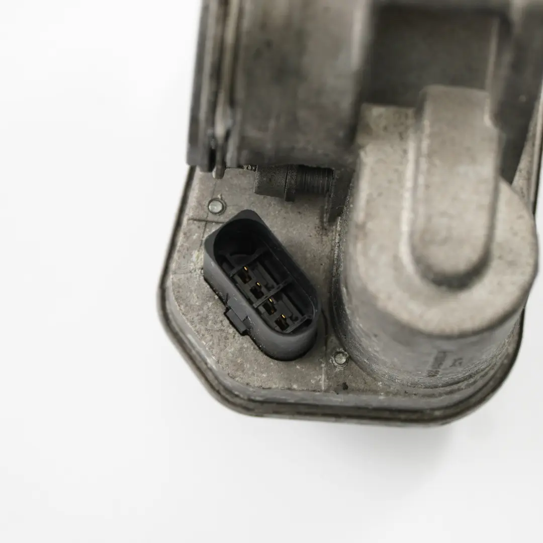 Válvula de mariposa para VW Volkswagen Golf 5 1.9 2.0 TDI Diesel con número de pieza 038128063L VW Volkswagen Golf 5 1.9 2.0 TDI Diesel Válvula de mariposa - SKU 038128063J - Número de pieza 038128063L