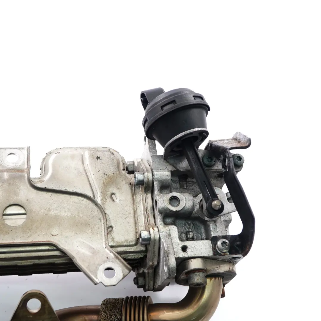 Soupape VW Golf 5 V Audi A3 1.9 TDI EGR Refroidisseur soupape d'échappement pour EGR à propos du numéro de pièce 038131513AD EGR Soupape VW Golf 5 V Audi A3 1.9 TDI EGR Refroidisseur soupape d'échappement - SKU 038131513AD-1 - Numéro de pièce 038131513AD