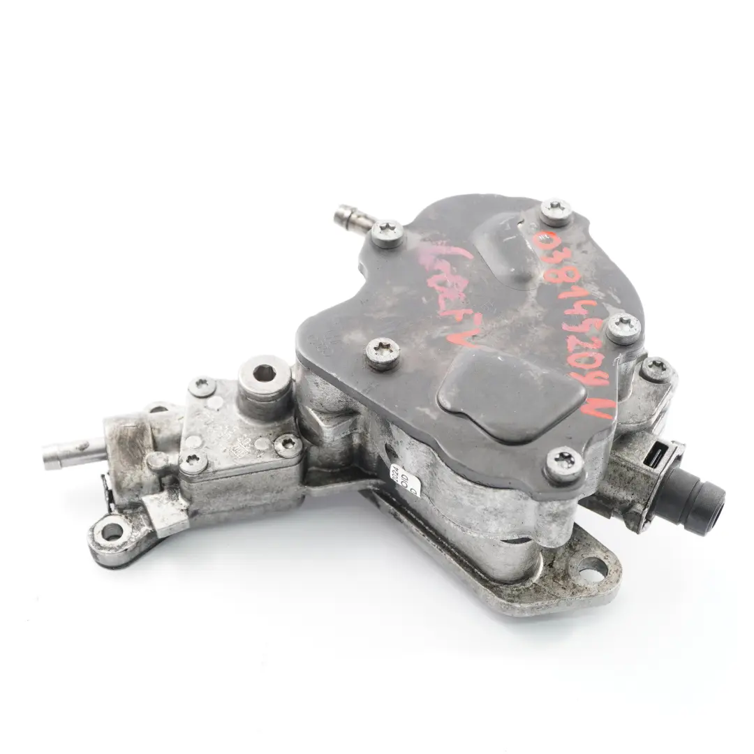 VW Volkswagen Golf 5 Audi A3 8P 1.9 TDI Dieselmotor Unterdruckpumpe - SKU 038145215 - Teilenummer 038145215