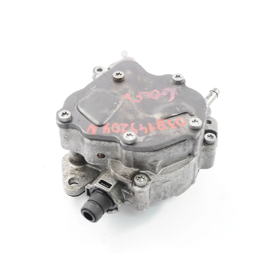 VW Volkswagen Golf 5 Audi A3 8P 1.9 TDI Dieselmotor Unterdruckpumpe - SKU 038145215 - Teilenummer 038145215