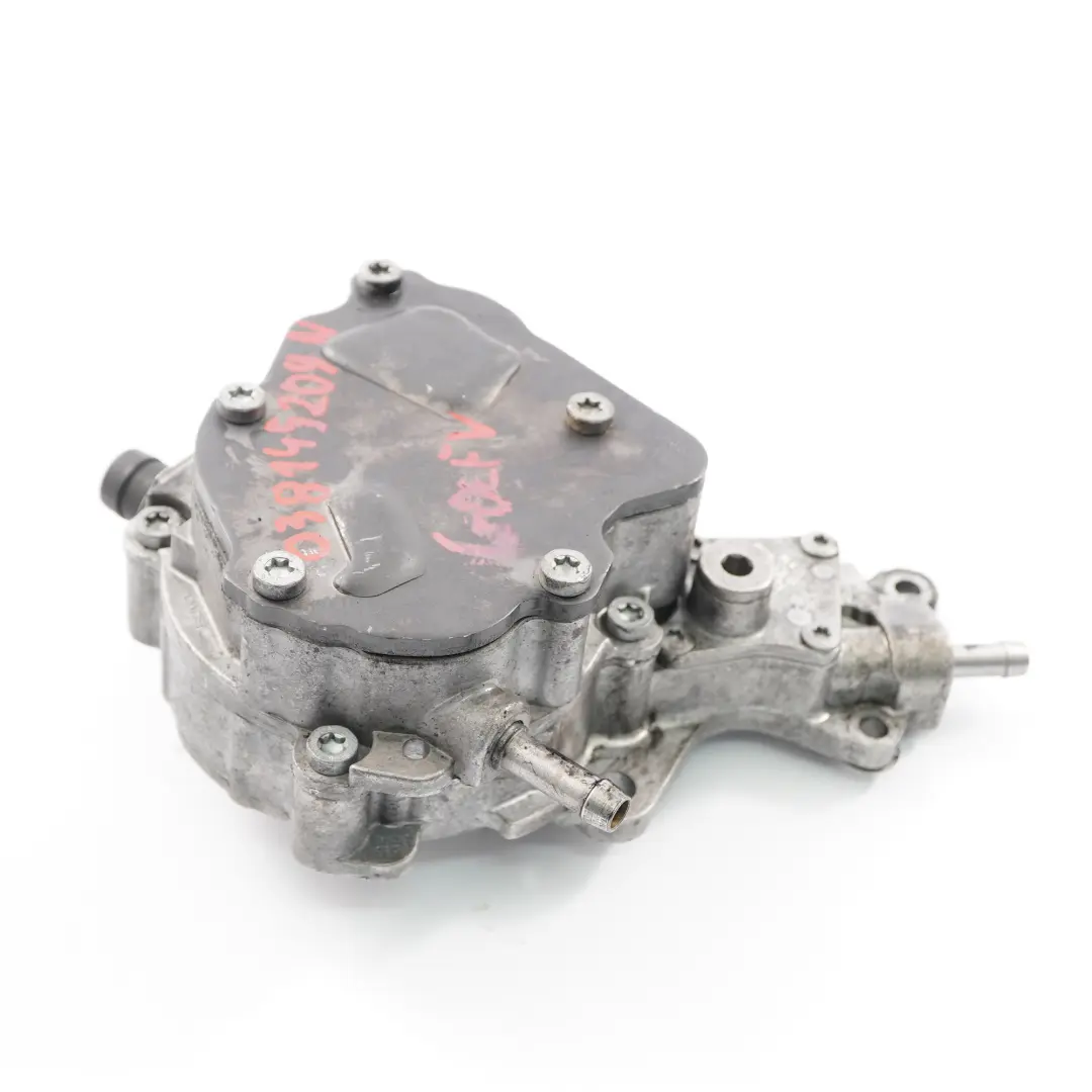 VW Volkswagen Golf 5 Audi A3 8P 1.9 TDI Dieselmotor Unterdruckpumpe - SKU 038145215 - Teilenummer 038145215