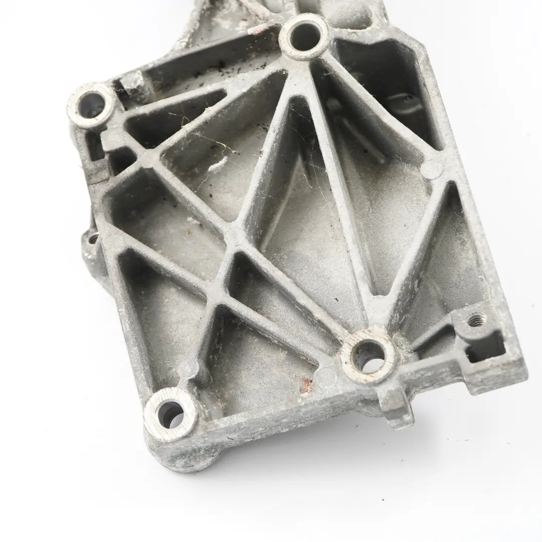 MK5 Seat Skoda 1.9 TDI Support d'Alternateur pour Audi VW Golf à propos du numéro de pièce 038903143AF Audi VW Golf MK5 Seat Skoda 1.9 TDI Support d'Alternateur - SKU 038903143AF - Numéro de pièce 038903143AF