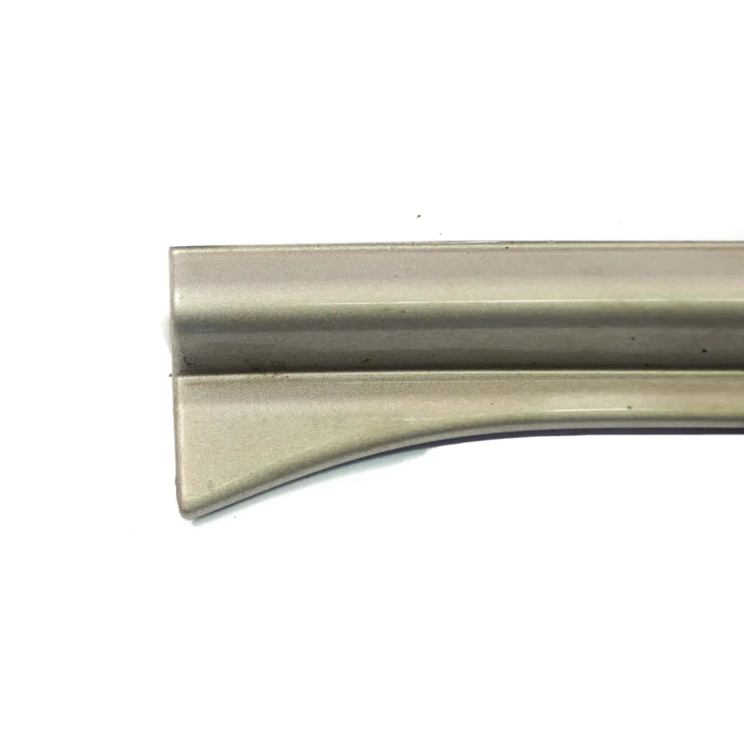 Couvercle du conduit d'air - garniture droite argent A60 pour Mini Cooper R52 Cabrio à propos du numéro de pièce 0390014 Mini Cooper R52 Cabrio Couvercle du conduit d'air - garniture droite argent A60 - SKU 0390014-SS - Numéro de pièce 0390014