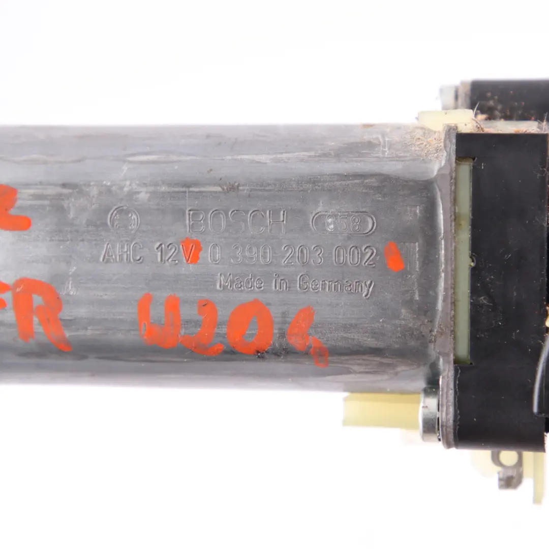 Moteur de siège avant droit actionneur moteur réglage pour Mercedes W204 à propos du numéro de pièce 0390203002 Mercedes W204 Moteur de siège avant droit actionneur moteur réglage - SKU 0390203002 - Numéro de pièce 0390203002