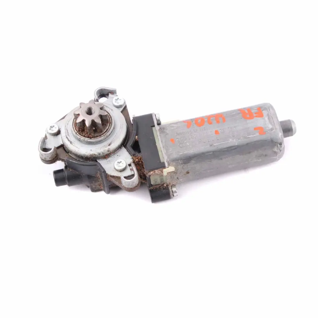 Mercedes W204 Vordersitzmotor Rechts Verstellmotor Aktuator - SKU 0390203002 - Teilenummer 0390203002