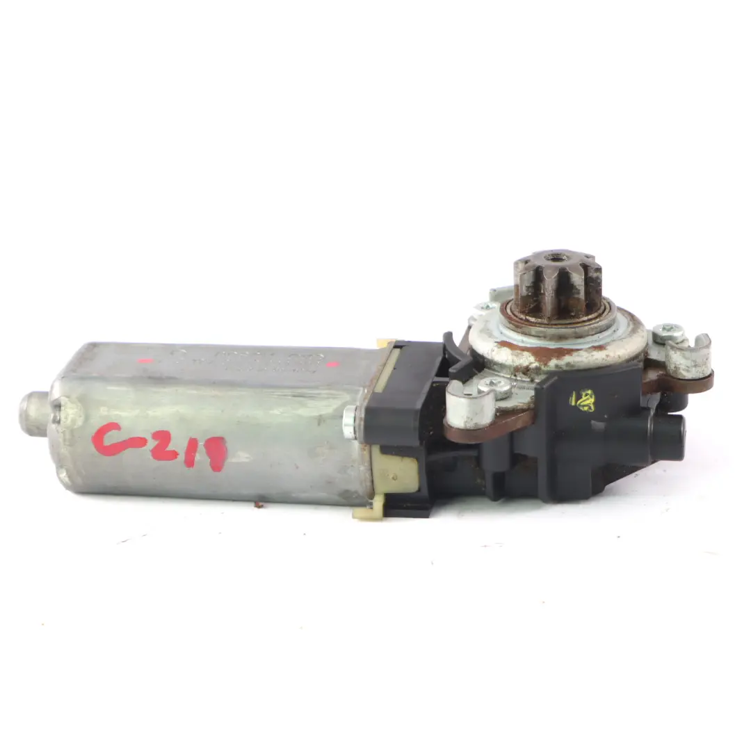 Front Left N/S Seat Adjuster Motor Actuator 0 to Mercedes W204 C219 with Part number 0390203003 Mercedes W204 C219 Front Left N/S Seat Adjuster Motor Actuator 0 - SKU 390203003 - Part number 0390203003