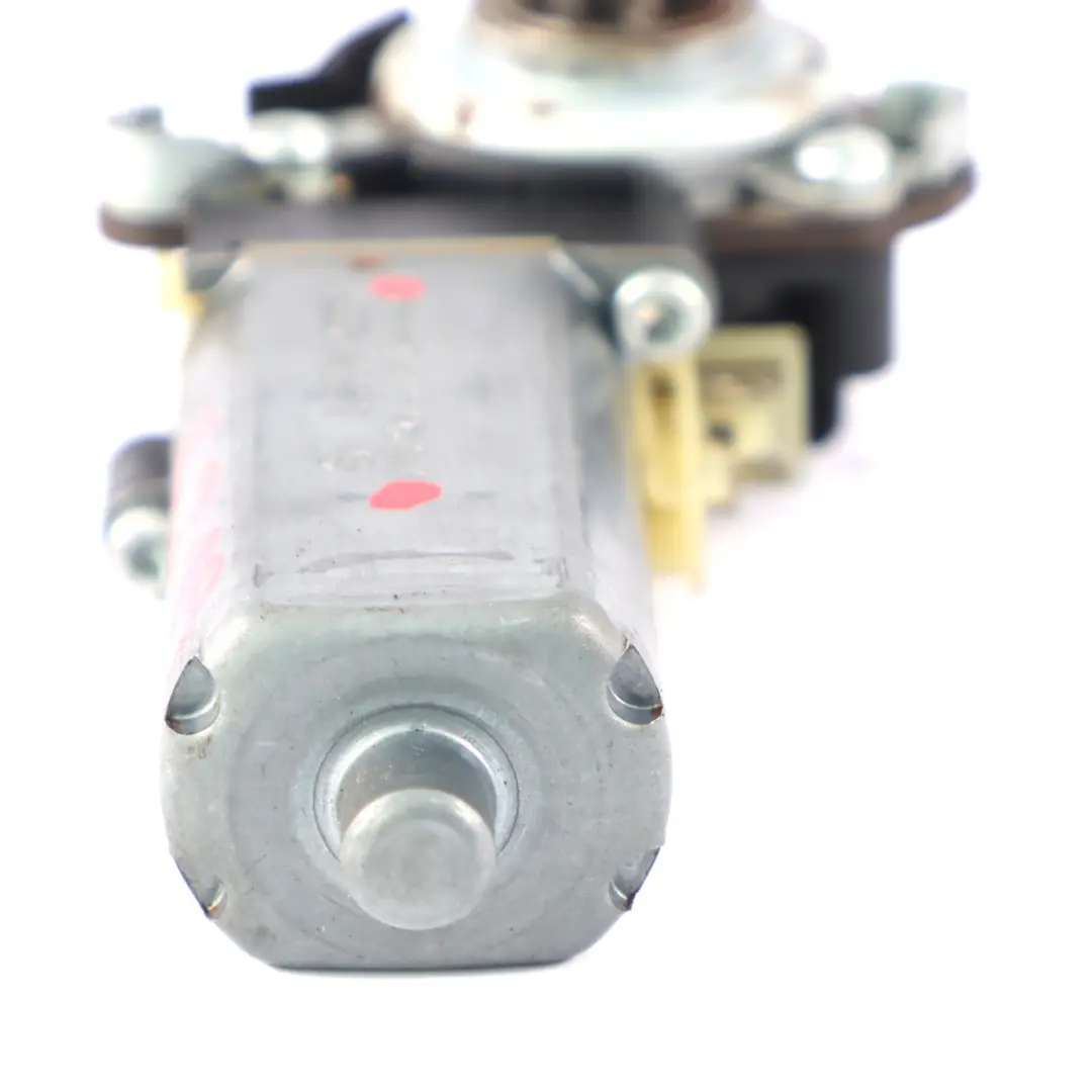 Delantero Derecho Asiento Ajustador Motor Actuador para Mercedes W204 C219 con número de pieza 0390203004 Mercedes W204 C219 Delantero Derecho Asiento Ajustador Motor Actuador - SKU 0390203004-1 - Número de pieza 0390203004