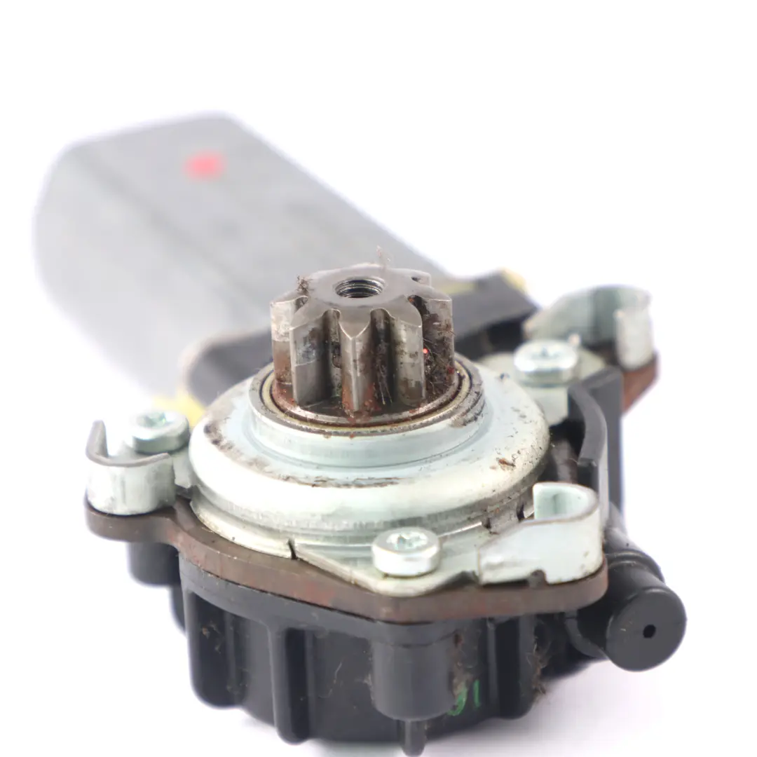 Mercedes W204 C219 Front Right O/S Seat Adjuster Motor Actuator - SKU 0390203004-1 - Part number 0390203004